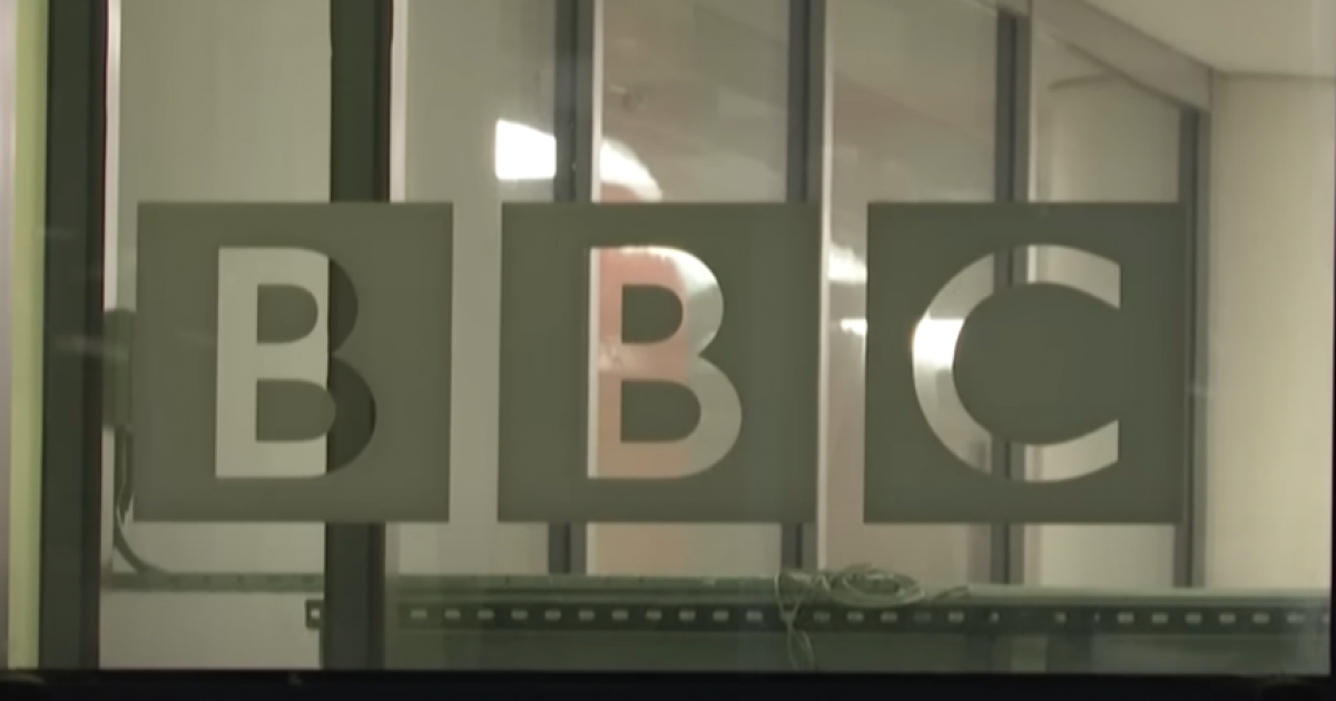 Royaume-Uni : Donald Trump menace la BBC d'une action en justice et d'une plainte à 1 milliard de dollars : Actualités