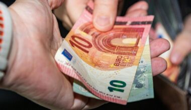 Les transferts d’argent des immigrés vers l’étranger, une perte de plus de 10 milliards d’euros par an pour l’économie française