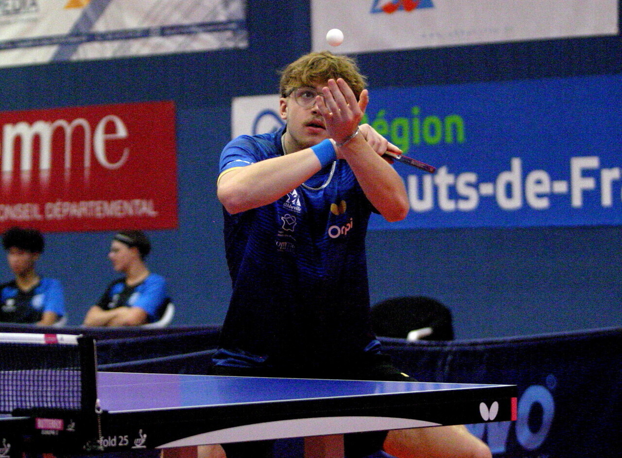 Abbeville écrase Paris 8-1 et reste leader en Nationale 2