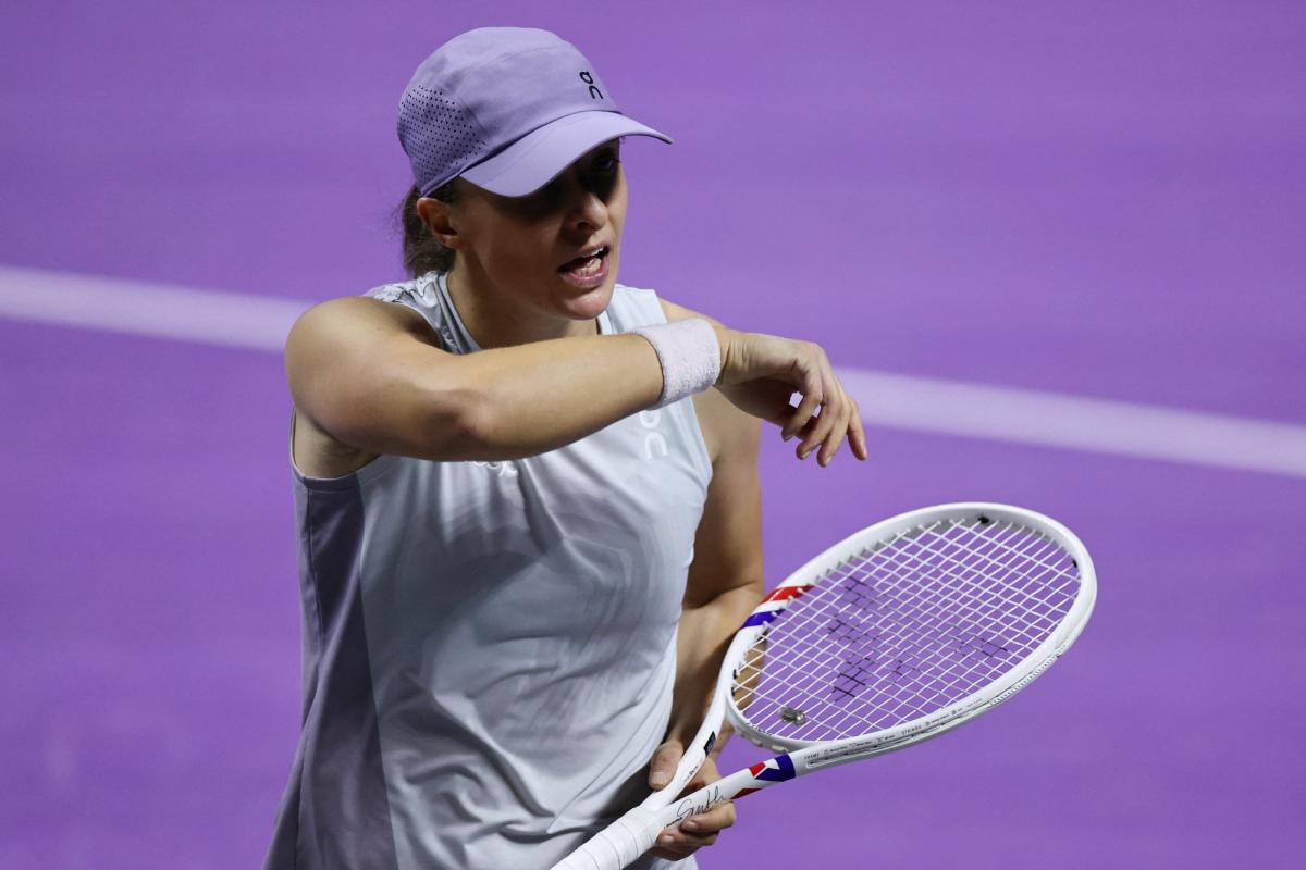 Après son élimination dès les poules des Finales WTA, Iga Swiatek parle de « karma » - L'Équipe