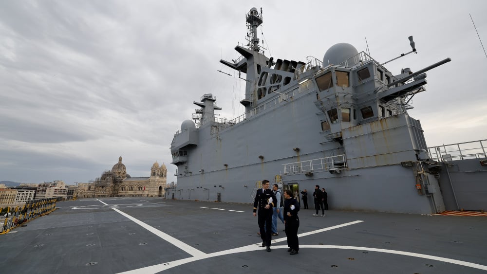 À bord du porte-hélicoptères amphibie "Dixmude" en escale à Marseille jusqu'à ce dimanche