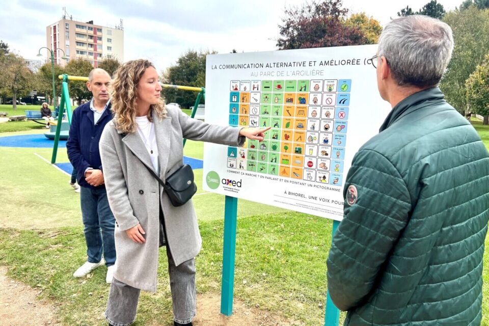 Bihorel inauguration panneau CAA