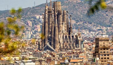 Eglise principale d’Ulm, cathédrales de Cologne et Rouen... Derrière la Sagrada Familia, quelles sont les plus hautes églises au monde ?