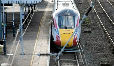 ce que l’on sait du suspect de l’attaque au couteau dans un train au Royaume-Uni