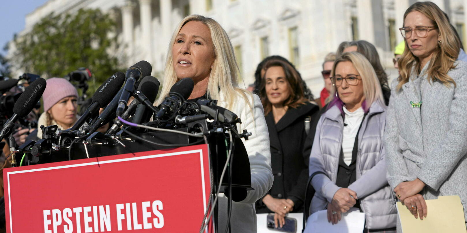 Pourquoi Marjorie Taylor-Greene, ex-fidèle de Trump, démissionne du Congrès