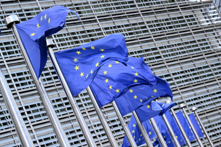 Des drapeaux de l'Union européenne à Bruxelles, le 11 septembre 2025 ( AFP / Nicolas TUCAT )