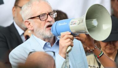 Au Royaume-Uni, Jeremy Corbyn lance officiellement son nouveau parti