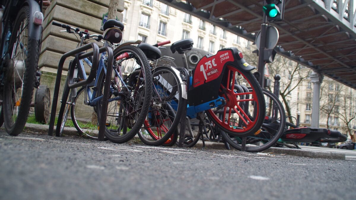 Vélos en libre-service à Paris : avec 50 % de places en moins, les usagers galèrent pour se garer