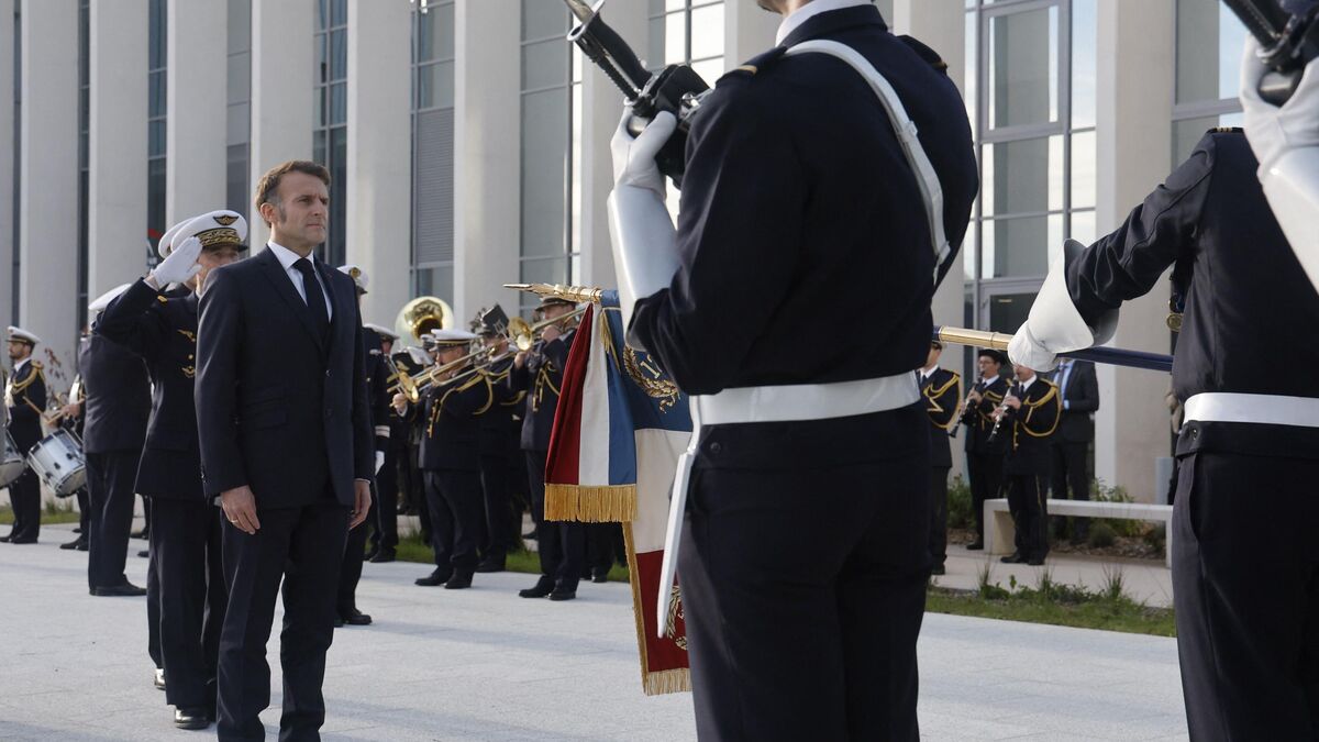 « Une réserve de gens capables de manier les armes » : que sait-on du projet de service militaire d’Emmanuel Macron ?