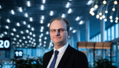 Philippe Pascal, PDG du groupe ADP (Aéroports de Paris), pose lors d'une séance photo à l'aéroport Roissy-Charles-de-Gaulle, à Roissy-en-France, au nord-est de Paris, le 12 février 2025.