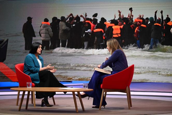 Shabana Mahmood (à gauche), ministre de l’intérieur britannique, sur le plateau de la BBC, le 16 novembre 2025.