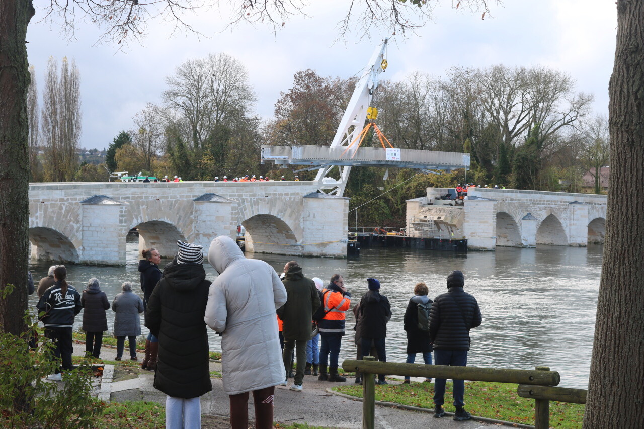 « L’un des plus vieux ponts de France » a enfin sa passerelle piétonne