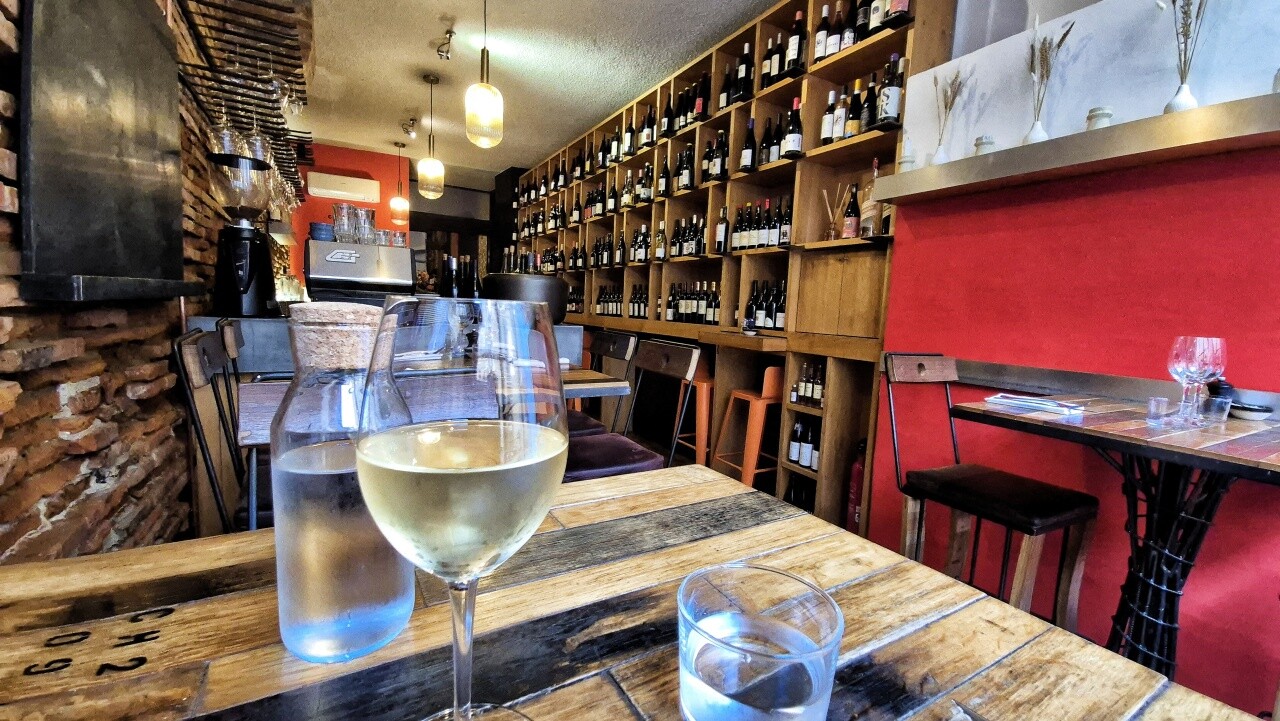 dans ce bar à vin, ça cuisine sacrément bien !