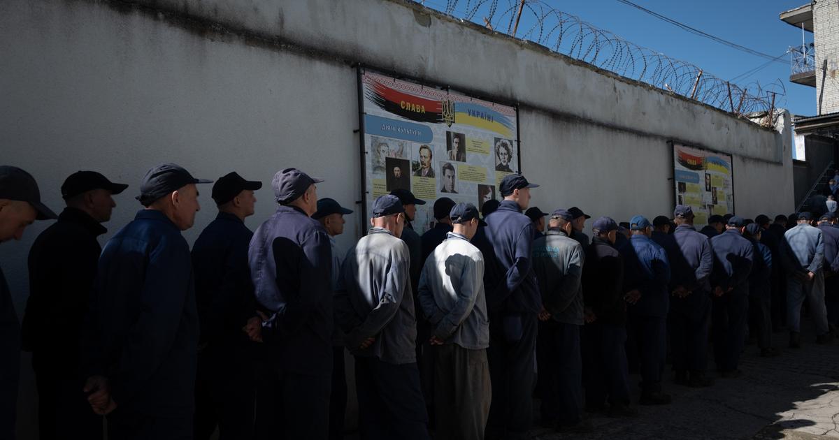 comment la Russie enrôle de force des Ukrainiens dans son armée