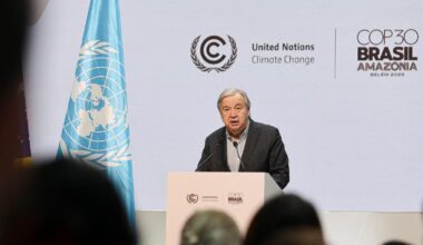 plus de 30 pays, dont la France, menacent de bloquer un projet d'accord jugé faible sur les énergies fossiles