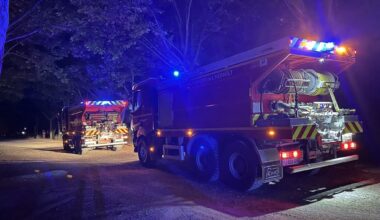 des véhicules et des mobil-homes détruits par un incendie