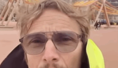 « Qui fait sécher ses draps ? » : Lorànt Deutsch moque une installation artistique déjà sujette à polémique sur la place Bellecour de Lyon