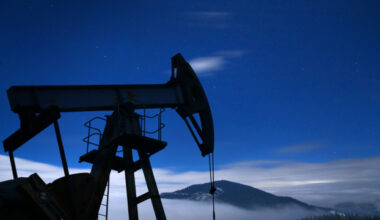 La Russie reconnaît une chute de près de 30 % de ses revenus pétroliers et gaziers