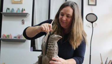 à Beaulieu-lès-Loches, Gaëlle Seillet sculpte des créations pour orner les sépultures