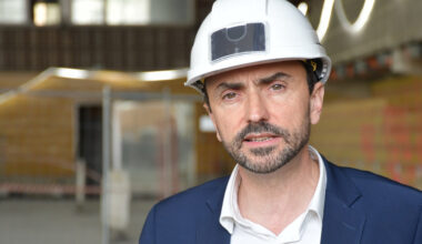 "Ce n'est pas le temps de la campagne. La priorité, ce sont les chantiers"