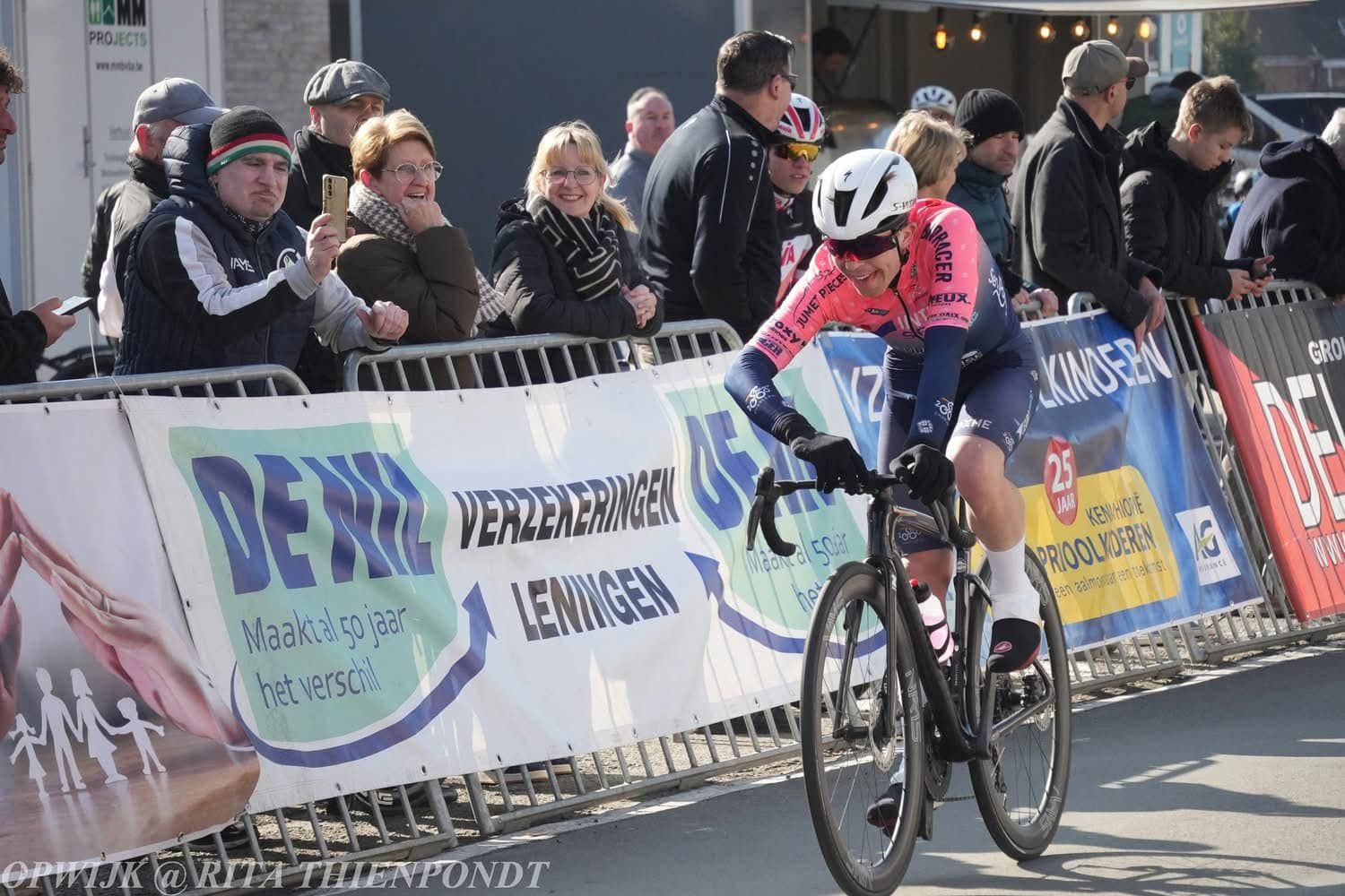 Un Junior sortant à Color Code - Actualité