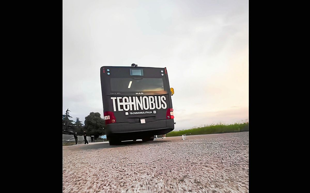 Ce bus entièrement transformé en boîte de nuit s’installe à Rennes ce week-end