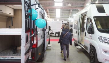 au milieu des camping-cars et des vans, le fourgon séduit à Niort