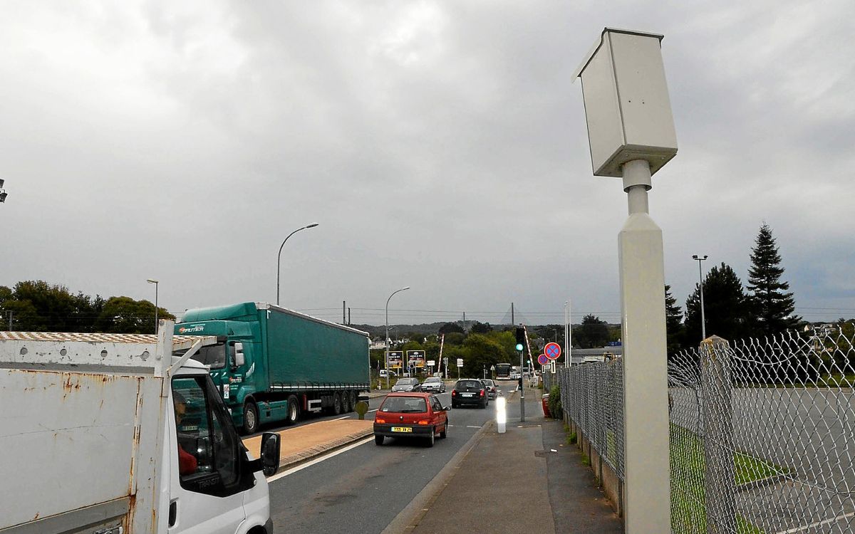 Trois radars incendiés en moins d’une heure en Ille-et-Vilaine, la nuit dernière