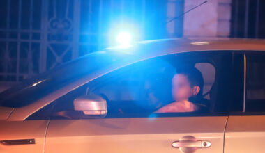 tirs en pleine rue, un jeune homme touché au genou