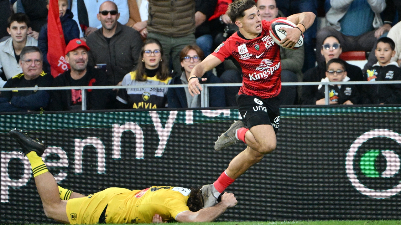 le RC Toulon nouveau dauphin de Toulouse après sa victoire bonifiée contre La Rochelle