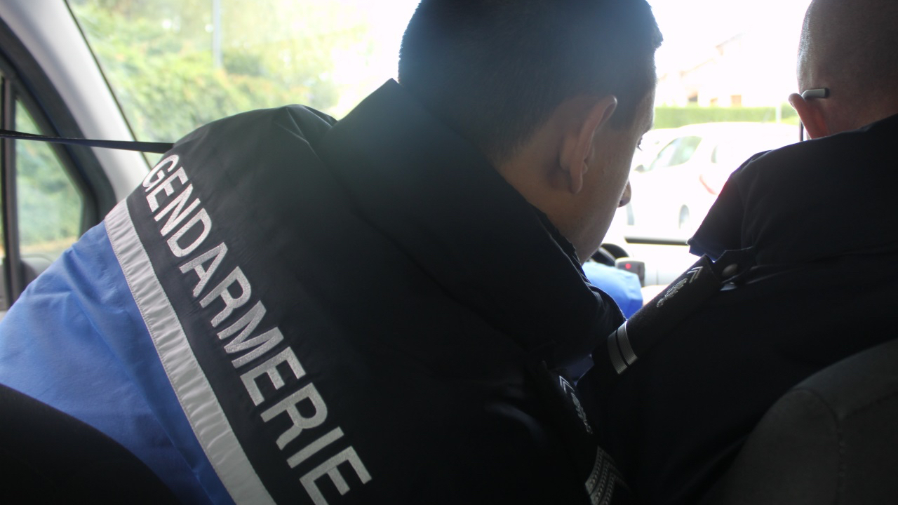 un mode opératoire redoutable derrière une série de vols de voitures près de Lyon