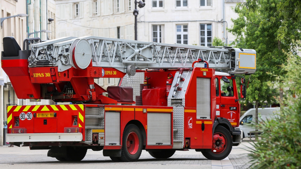 Un tournage de clip de rap dégénère près de Lyon, un immeuble prend feu