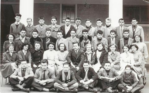 La classe de Troisième commerciale de 1954 au Collège Laennec.