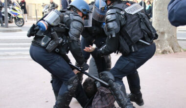 une manifestation contre "les violences policières et pénitentiaires" ce samedi