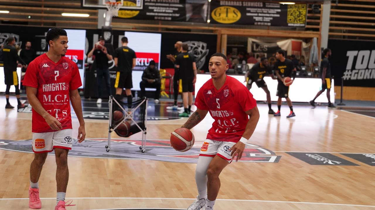 Les Tourangeaux à l’échauffement.