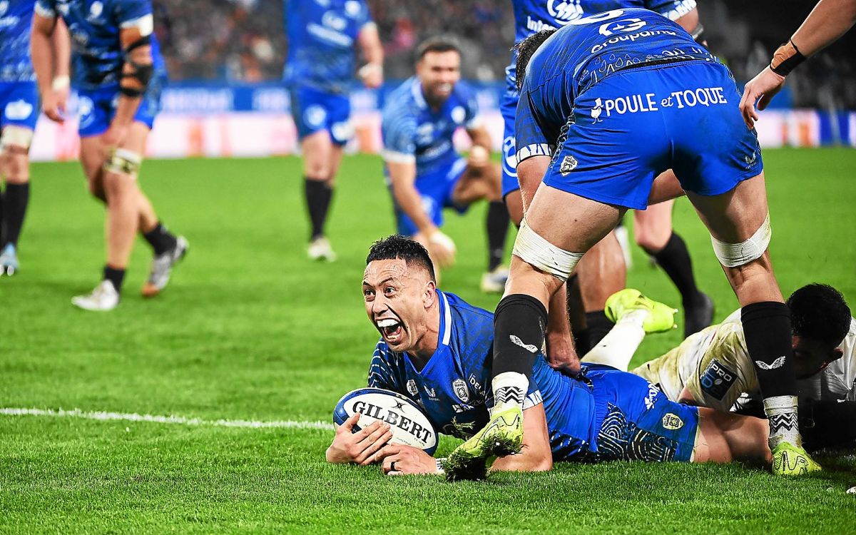 Dans un Roazhon Park incandescent, le RC Vannes bat Grenoble et conforte sa place de leader de Pro D2