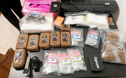 Une importante quantité de drogues a été récupérée.