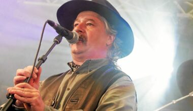 « Beaucoup de musiciens voudront lui rendre hommage » : les obsèques d’Erik Marchand se dérouleront vendredi à Poullaouen