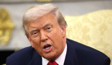 Donald Trump a signé la loi pour rendre le dossier Epstein public