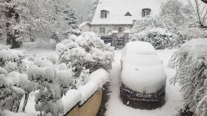 Jusqu'à 30 cm de neige en Île-de-France ! Devinez quand ? 21/11/2025