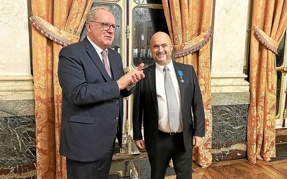 Ordre du Mérite : de Rennes au Nigeria, le parcours de Guillaume Niarfeix salué par Richard Ferrand