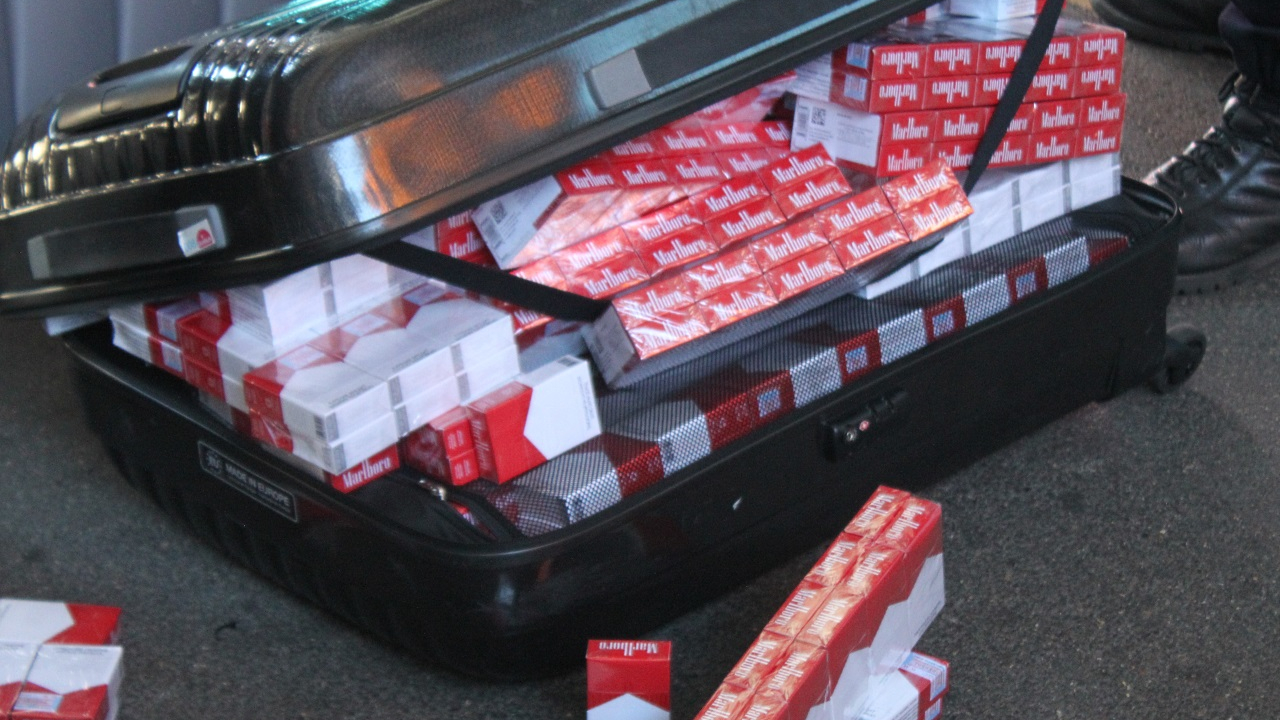 il transportait plus de 6000 cartouches de cigarettes de contrebande, un Moldave condamné