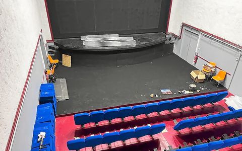 La salle de projection du Manège, d’une capacité de 100 places, doit accueillir ses premiers spectateurs le samedi 6 décembre.