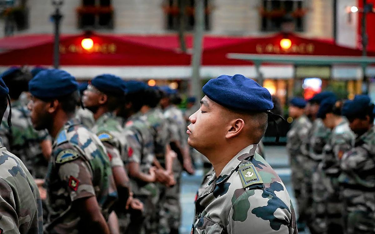 Face à une Europe « en danger », un service militaire volontaire très bientôt annoncé en France ?