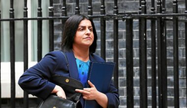 Surnommée « Terminator », Shabana Mahmood, la ministre travailliste britannique qui s’attaque à l’immigration