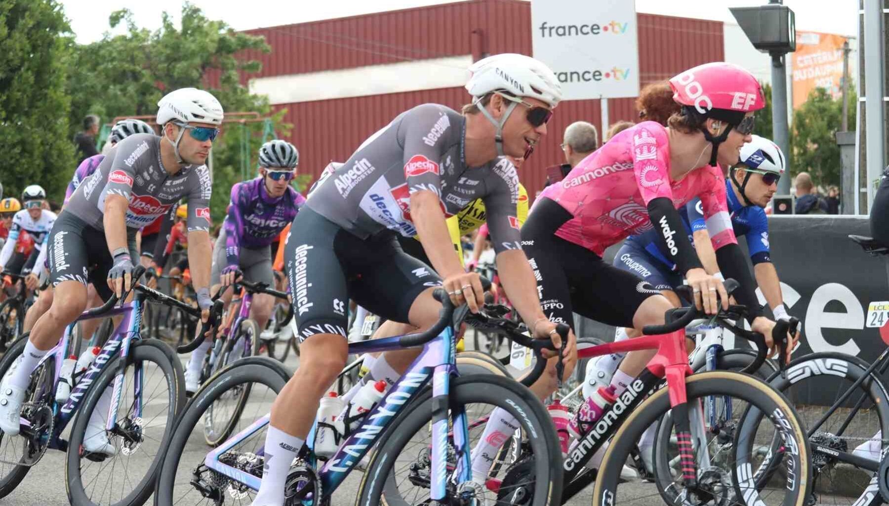 Lars Boven met la route de côté - Actualité