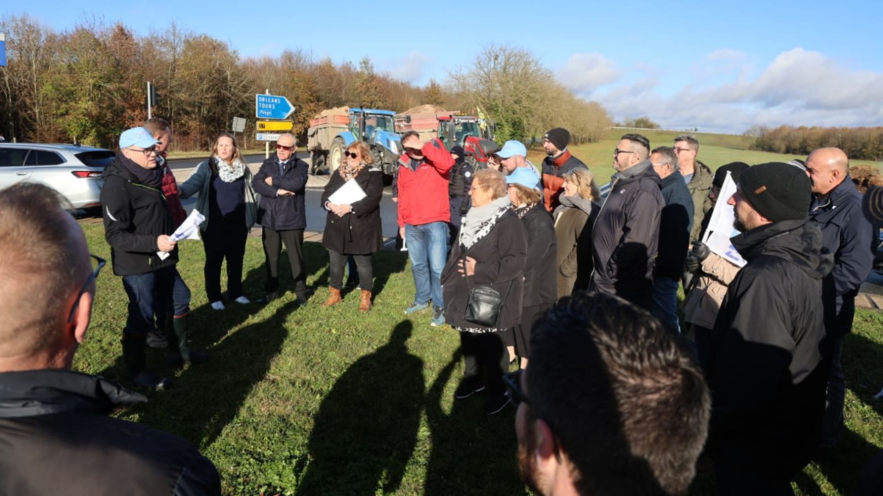 Agriculteurs et conducteurs de taxi se sont réunis pour décider de la suite du mouvement.