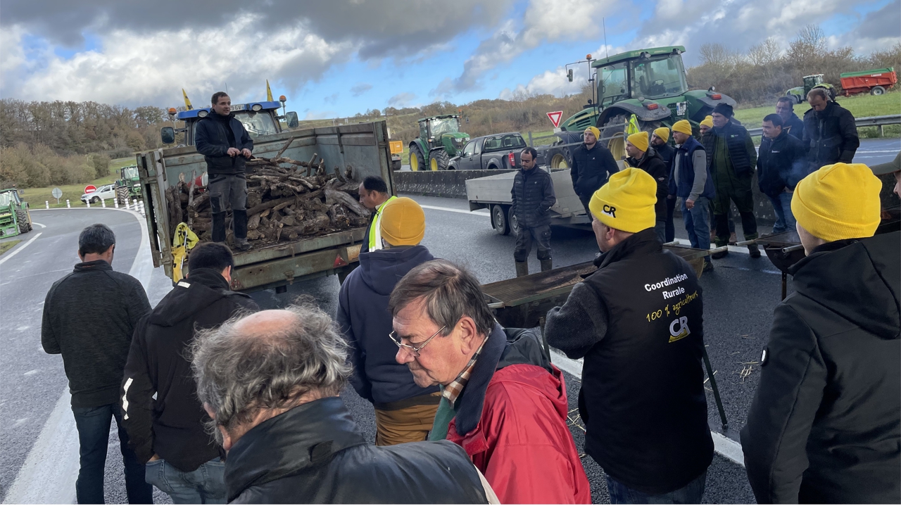 agriculteurs et taxis bloquent les routes de Loir-et-Cher, suivez les perturbations