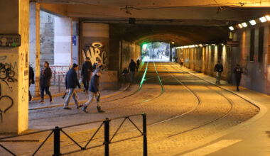 poignardé par un SDF avec une fourchette à barbecue, il ne survit pas à sa blessure