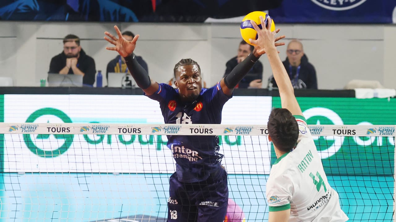 Landry Kavogo réalise un très bon début de partie.